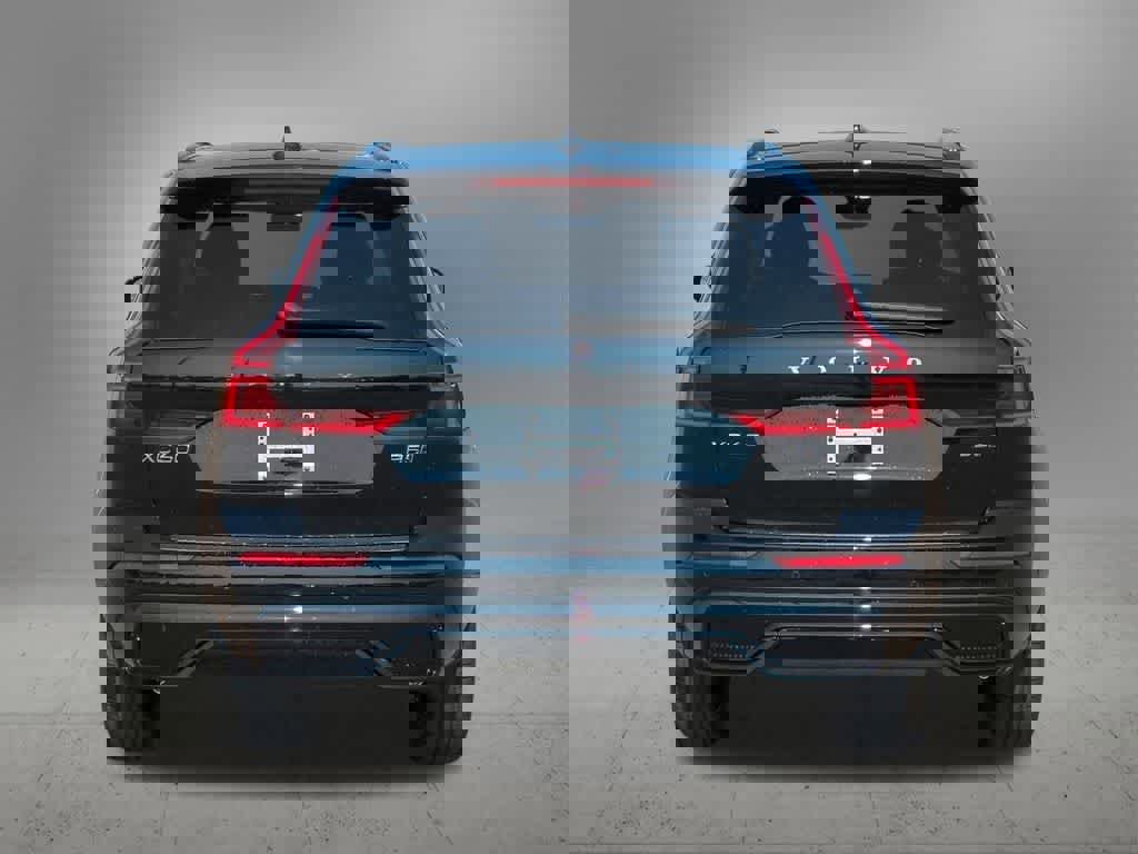 Used 2026 Volvo XC60 B5 Plus w/ Protection Package Premier image 5