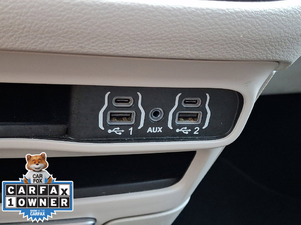 Used 2024 Chrysler Pacifica Touring-L FWD image 23