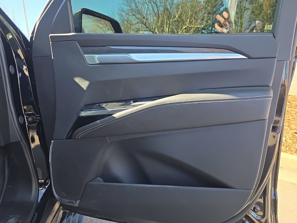 Certified 2026 Cadillac Escalade V w/ LPO, ONYX Package image 28