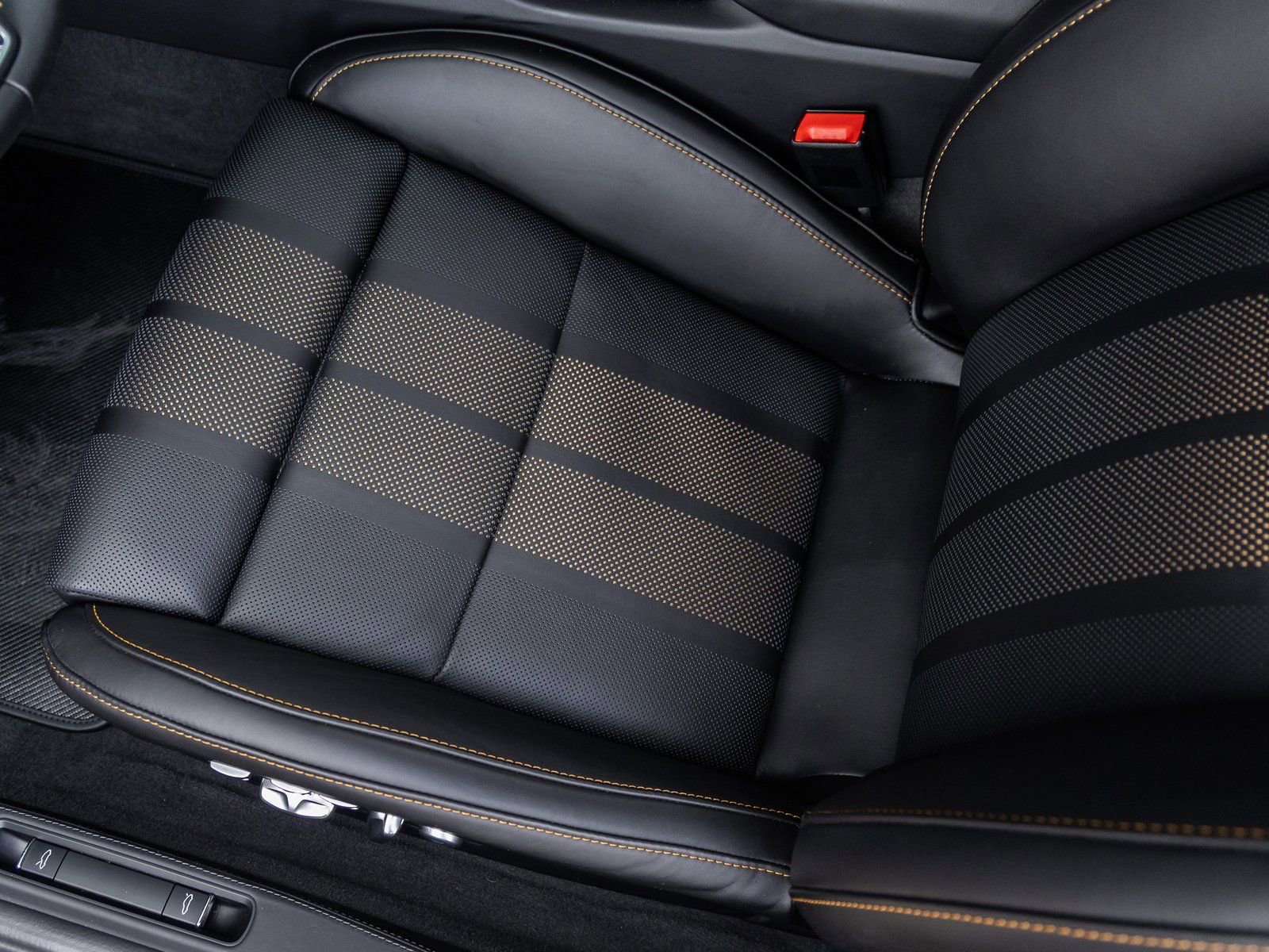 Used 2018 Porsche 911 Turbo S image 41