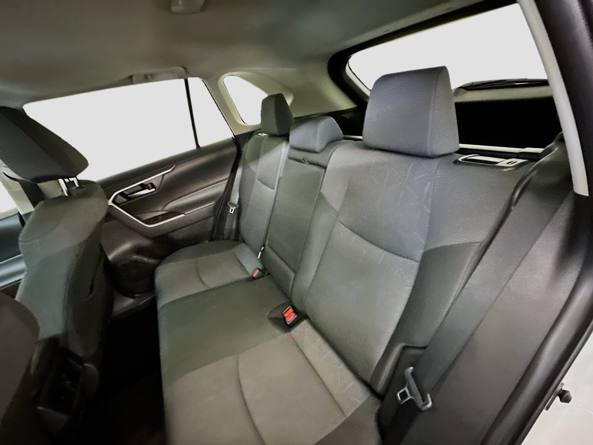 Used 2025 Toyota RAV4 XLE image 30