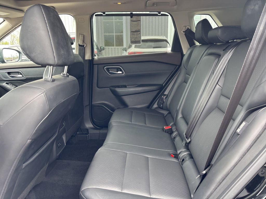 Used 2021 Nissan Rogue SV w/ Premium Package AWD/4WD image 15