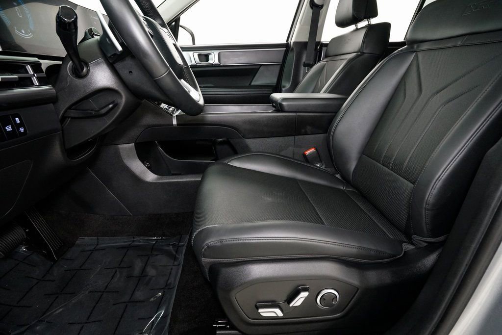 Used 2025 Hyundai Santa Fe XRT image 11