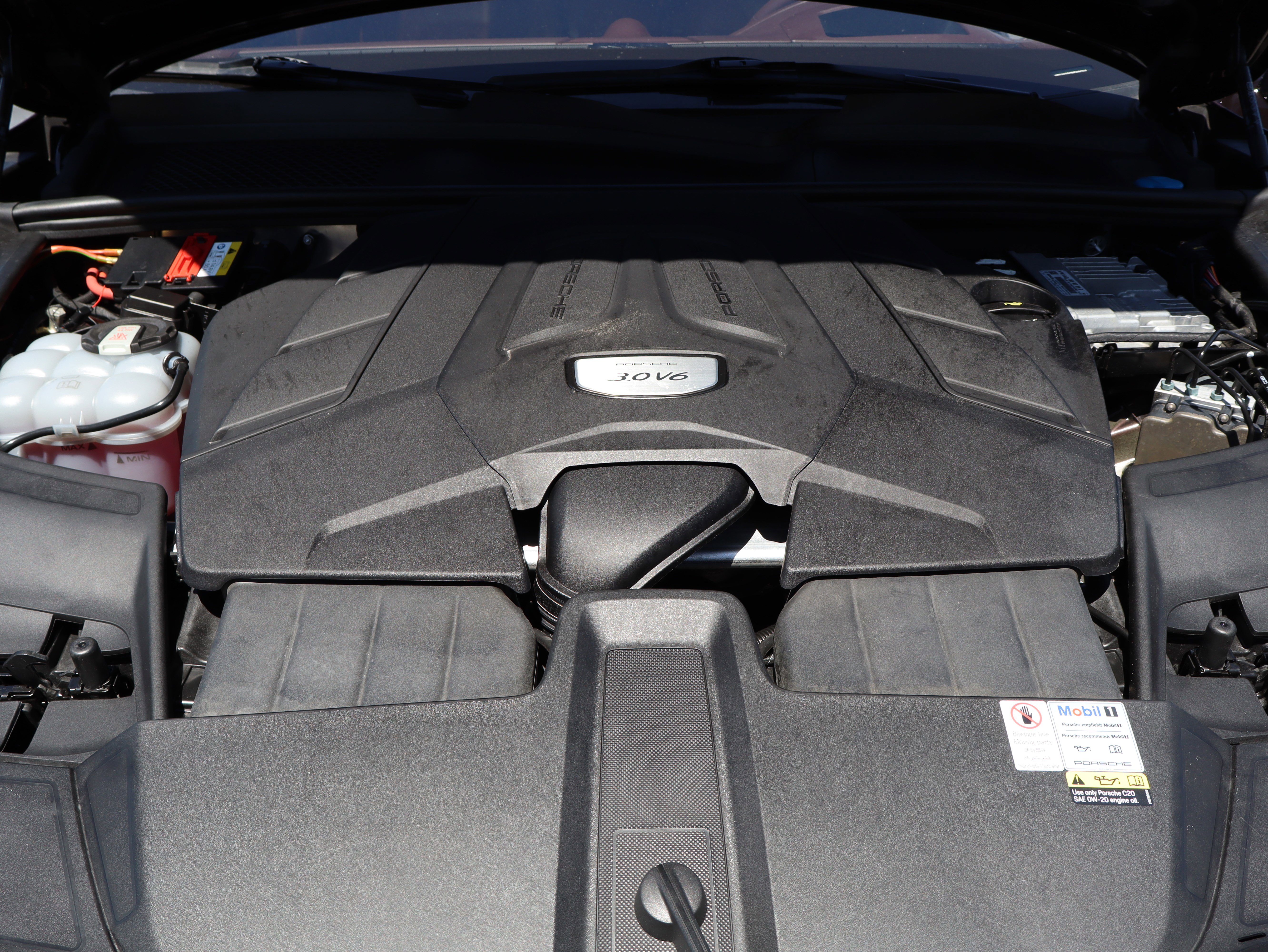 Used 2022 Porsche Cayenne image 43