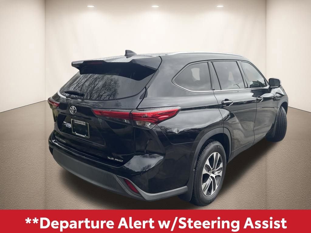 Used 2020 Toyota Highlander XLE image 9