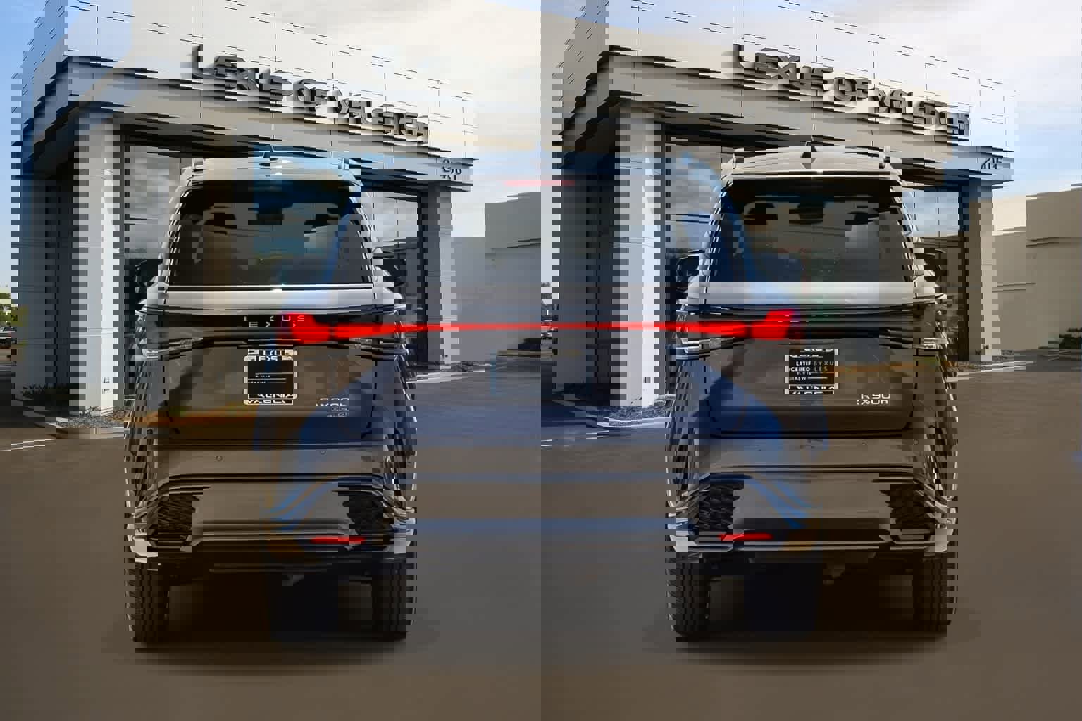 Certified 2023 Lexus RX 500h F Sport w/ Cold Area Package image 3