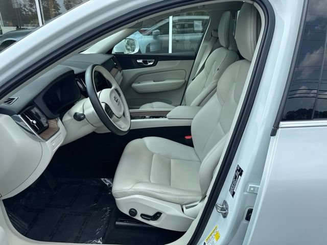 Used 2021 Volvo XC60 T5 Momentum w/ Climate Package AWD/4WD image 20