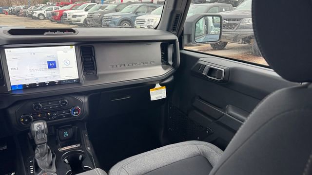 New 2025 Ford Bronco 4-Door image 18