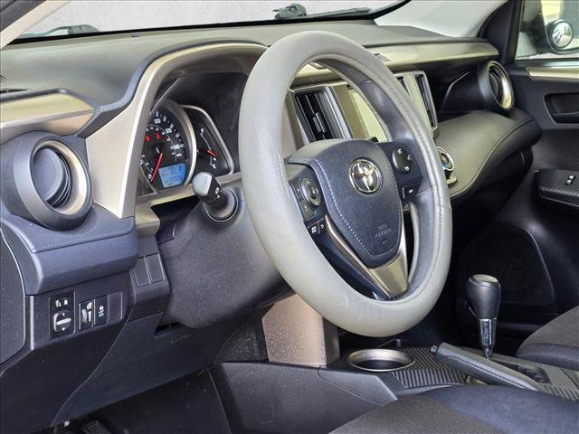 Used 2014 Toyota RAV4 LE FWD image 9