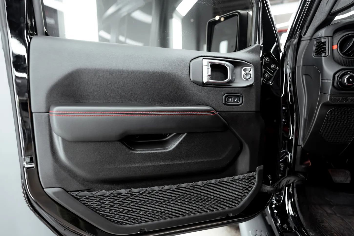 Used 2024 Jeep Wrangler Unlimited Rubicon 392 image 30