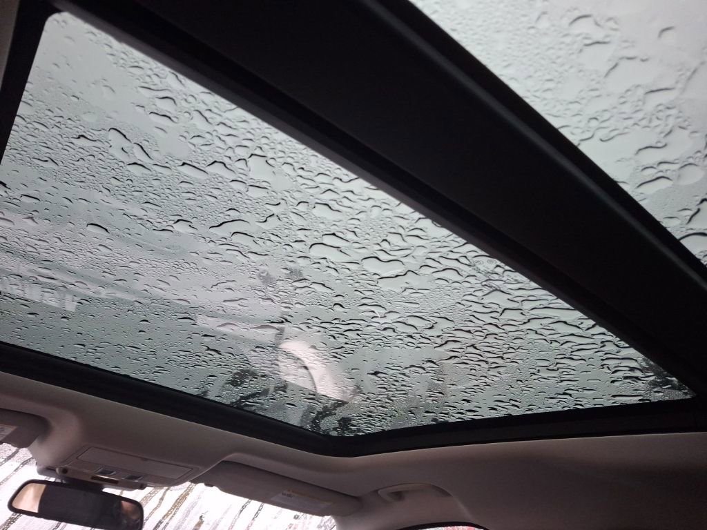 Used 2018 Jaguar F-PACE Premium image 11