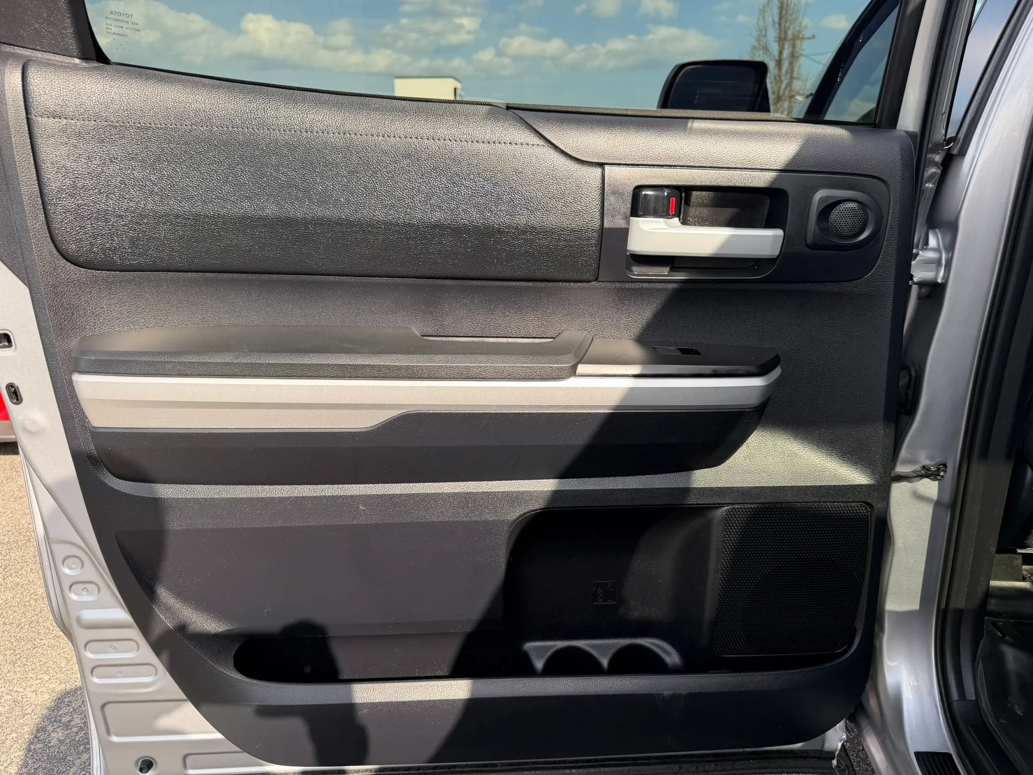 Used 2016 Toyota Tundra SR5 w/ TRD Off Road Package AWD/4WD image 18