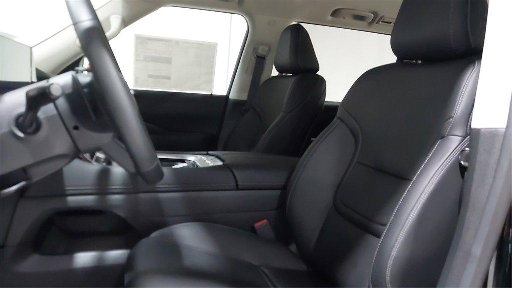 New 2025 Nissan Armada SV image 20