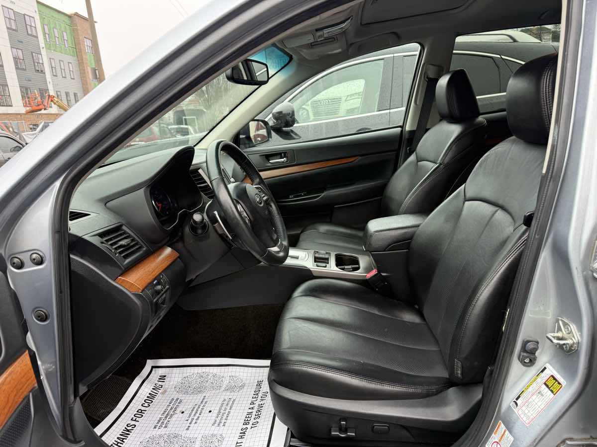 Used 2014 Subaru Outback 2.5i Limited w/ Moonroof Package image 9
