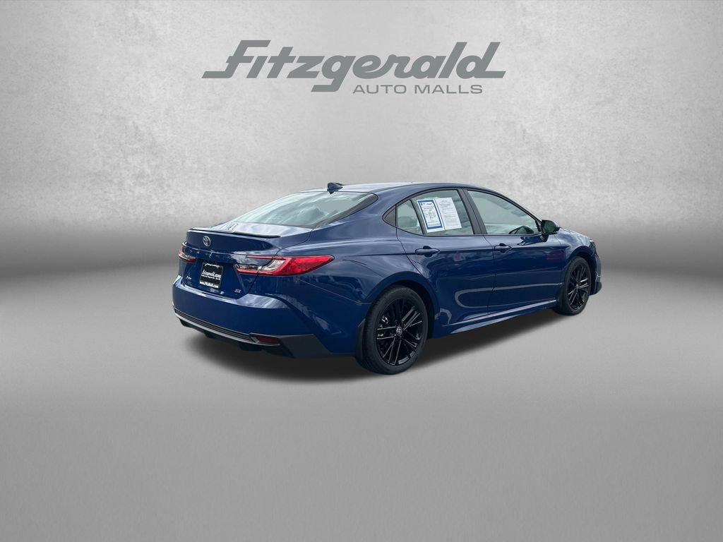 Used 2026 Toyota Camry SE FWD image 8