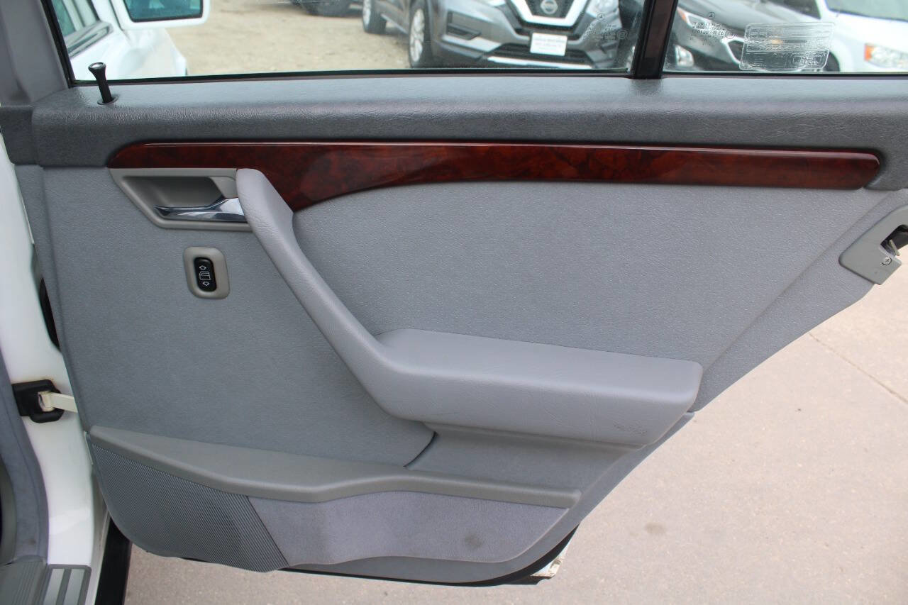 Used 1996 Mercedes-Benz C 220 Sedan image 5