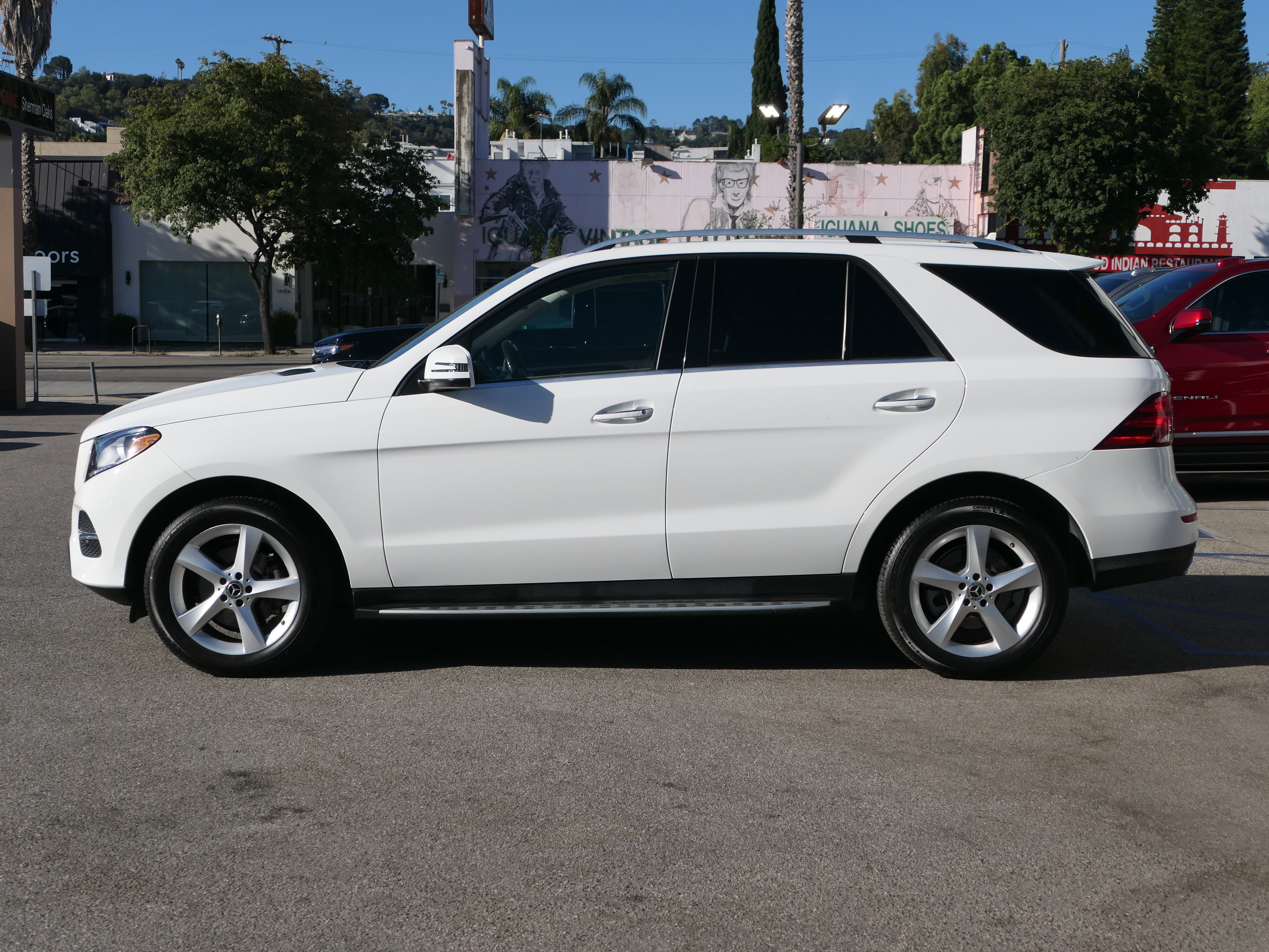 Used 2018 Mercedes-Benz GLE 350 image 2