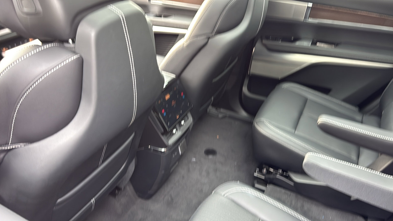 New 2026 Cadillac Vistiq Luxury w/ LPO, Floor Liner Package image 29