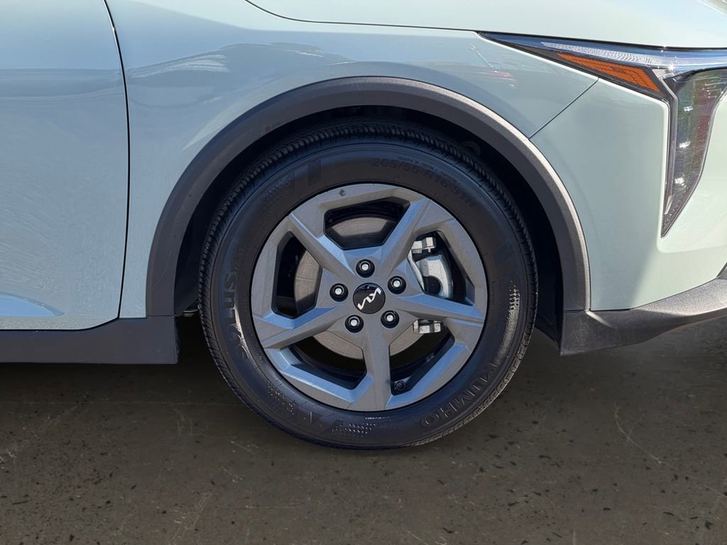 Used 2025 Kia K4 LXS image 10