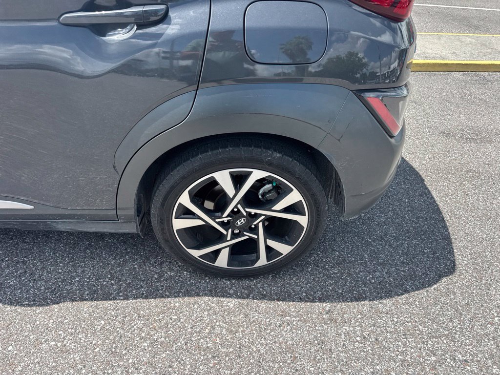 Used 2023 Hyundai Kona Limited w/ Cargo Package FWD image 9