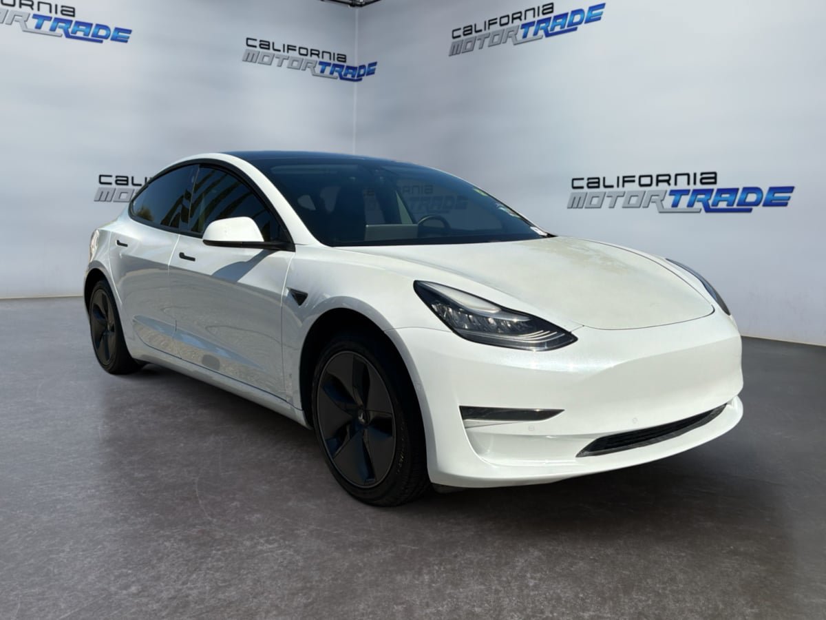 Used 2020 Tesla Model 3 Standard Range Plus RWD image 3