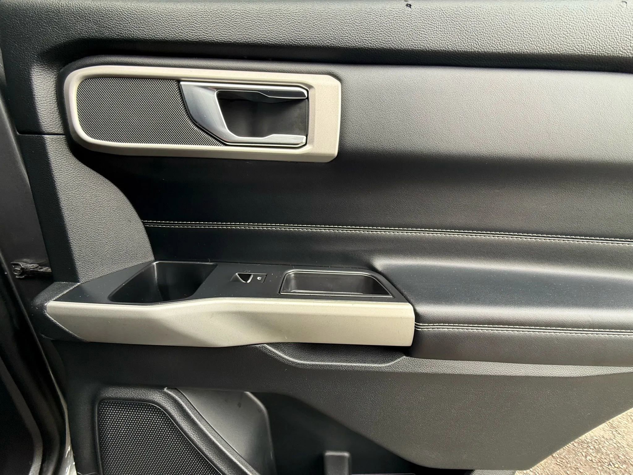 Used 2021 Ford Explorer XLT w/ Equipment Group 202A image 24