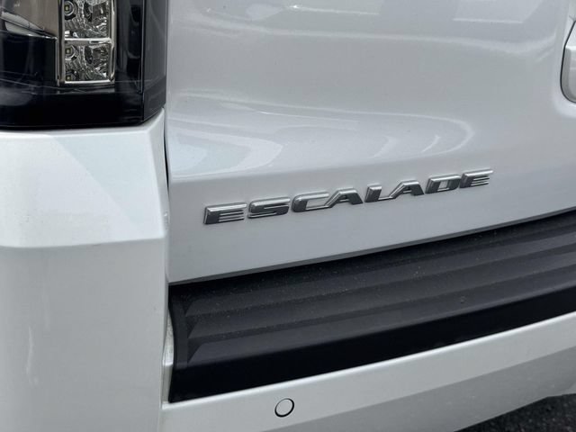 Used 2020 Cadillac Escalade Luxury AWD/4WD image 15