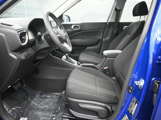 Used 2025 Hyundai Venue SEL FWD image 12
