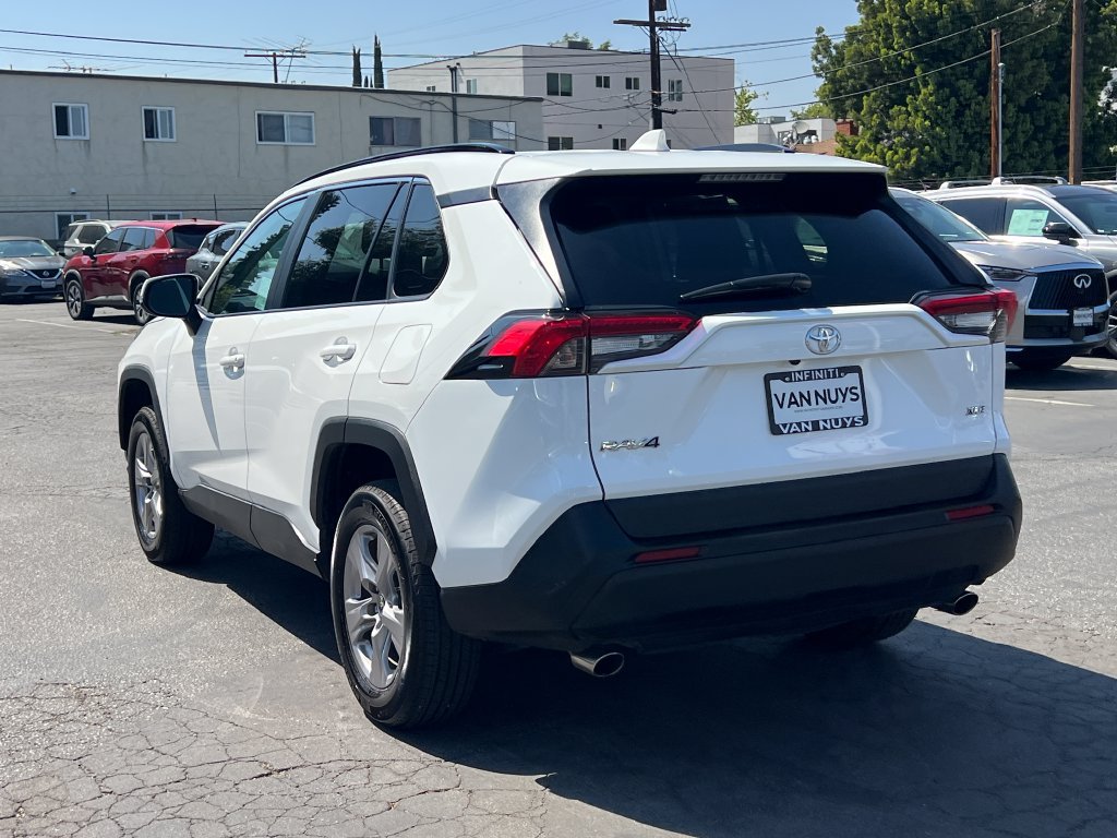 Used 2025 Toyota RAV4 XLE FWD image 4