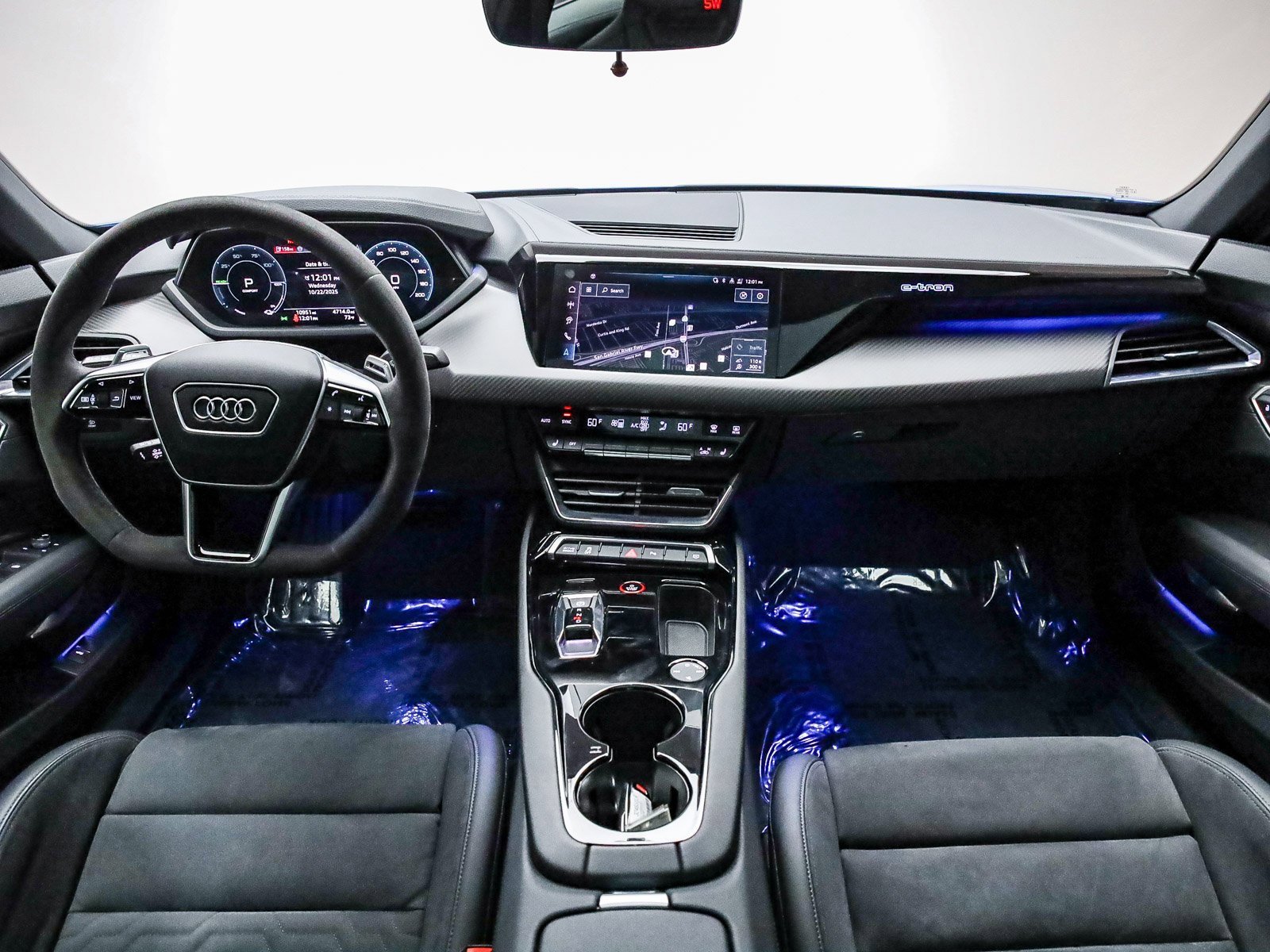 Used 2024 Audi e-tron GT Premium Plus image 21