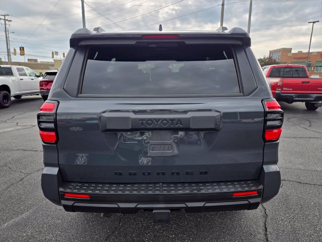 Used 2025 Toyota 4Runner SR5 AWD/4WD image 7