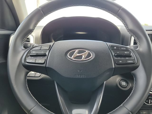 Used 2022 Hyundai Venue Limited w/ Cargo Package FWD image 19