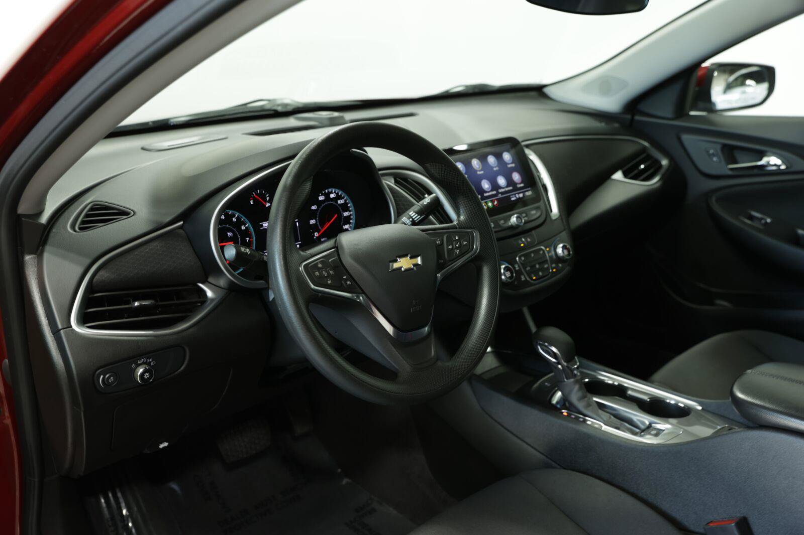 Used 2025 Chevrolet Malibu LT FWD image 34