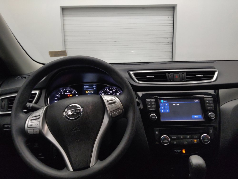 Used 2015 Nissan Rogue SV w/ SV Premium Package image 22