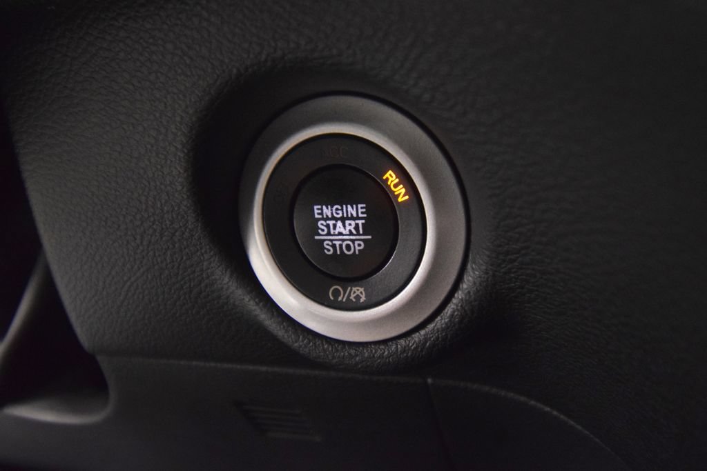 Used 2020 Chrysler Pacifica Touring-L Plus FWD image 32
