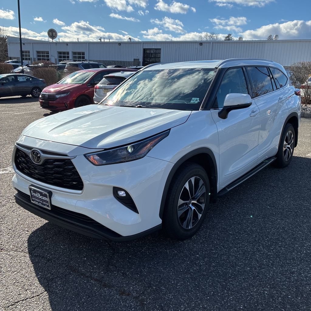 Used 2022 Toyota Highlander XLE