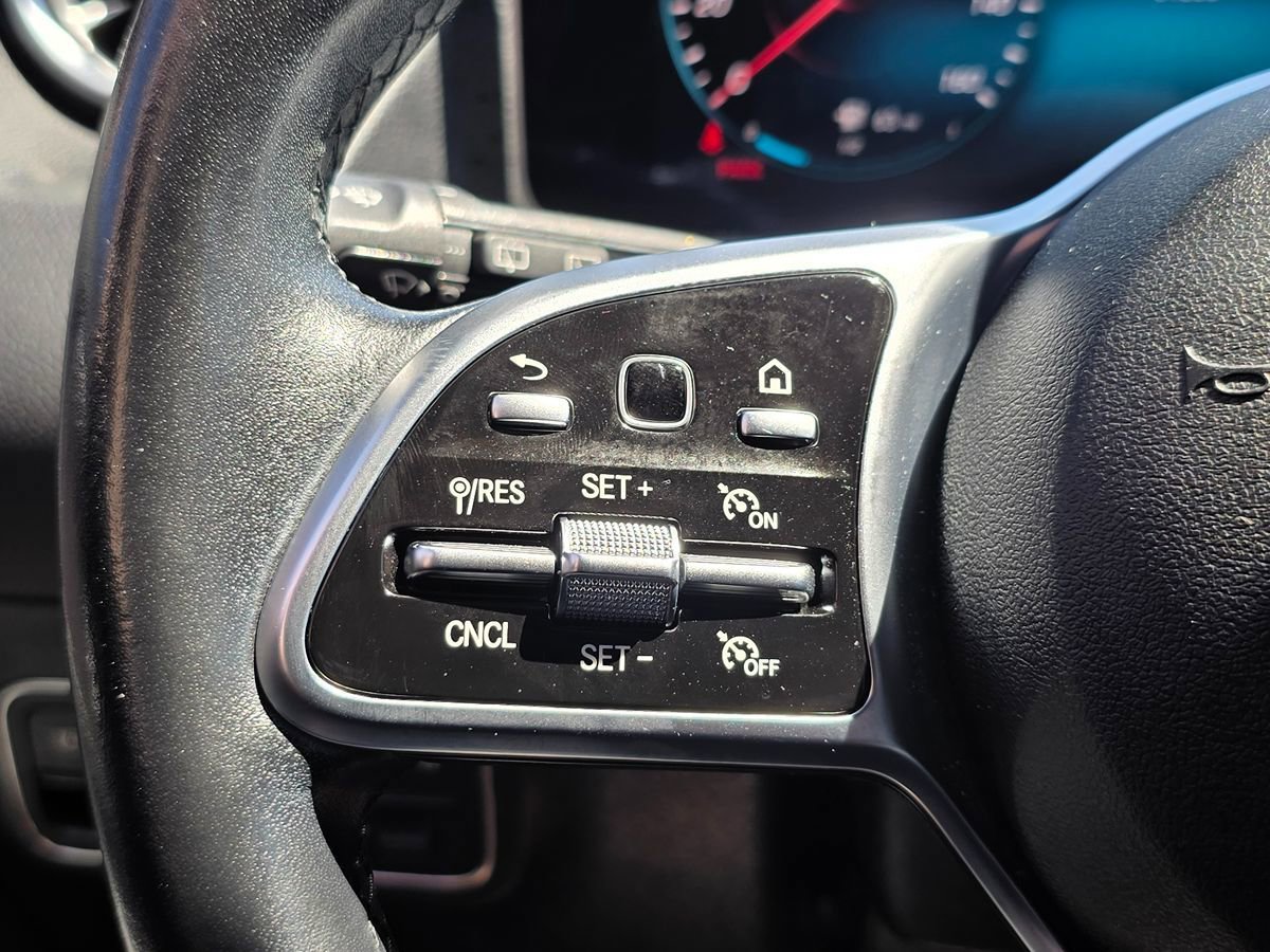 Used 2021 Mercedes-Benz GLA 250 w/ Premium Package image 32
