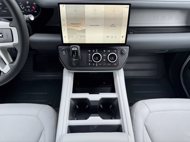 New 2026 Land Rover Defender 110 X-Dynamic SE AWD/4WD image 27