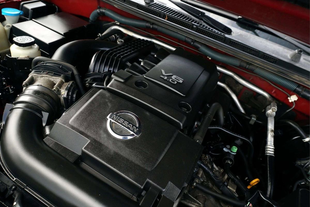 Used 2009 Nissan Frontier SE w/ SE Value Truck Pkg AWD/4WD image 12