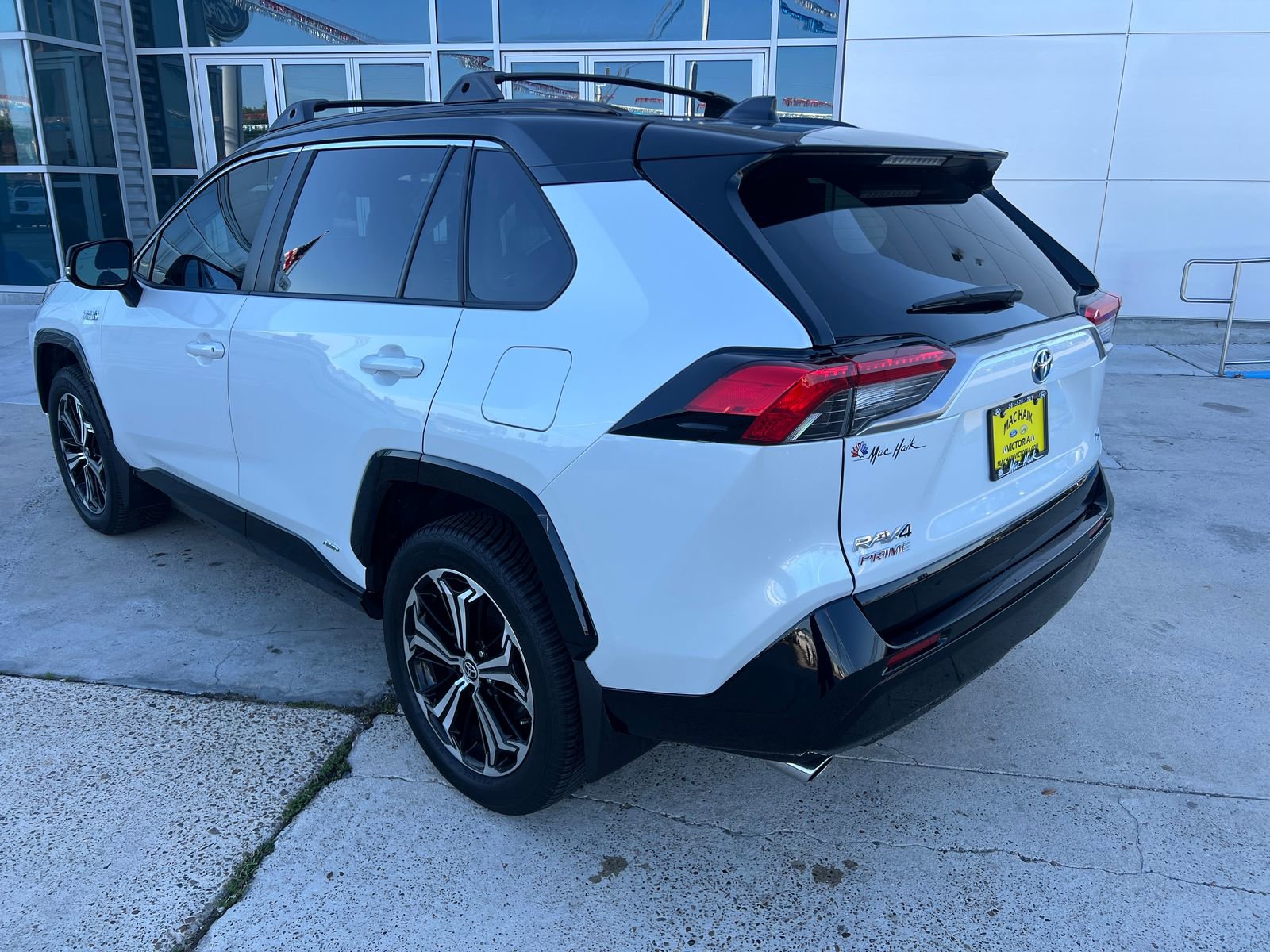 Used 2023 Toyota RAV4 XSE AWD/4WD image 5