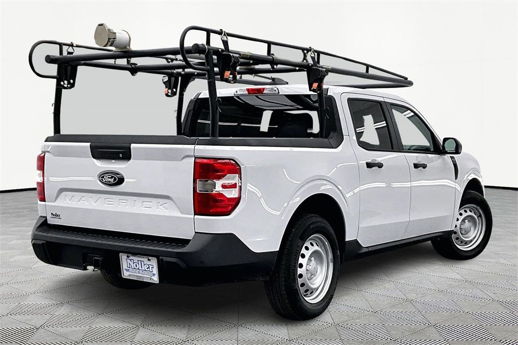 Used 2025 Ford Maverick XLT w/ Equipment Group 302A image 2