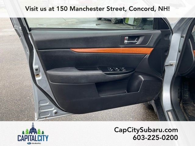 Used 2014 Subaru Outback 2.5i Limited AWD/4WD image 9