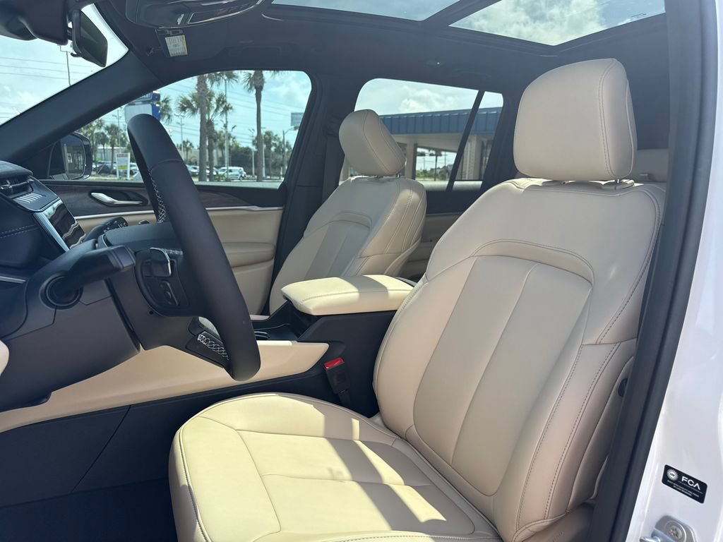 New 2026 Jeep Grand Cherokee Limited w/ Limited Altitude Package RWD image 12