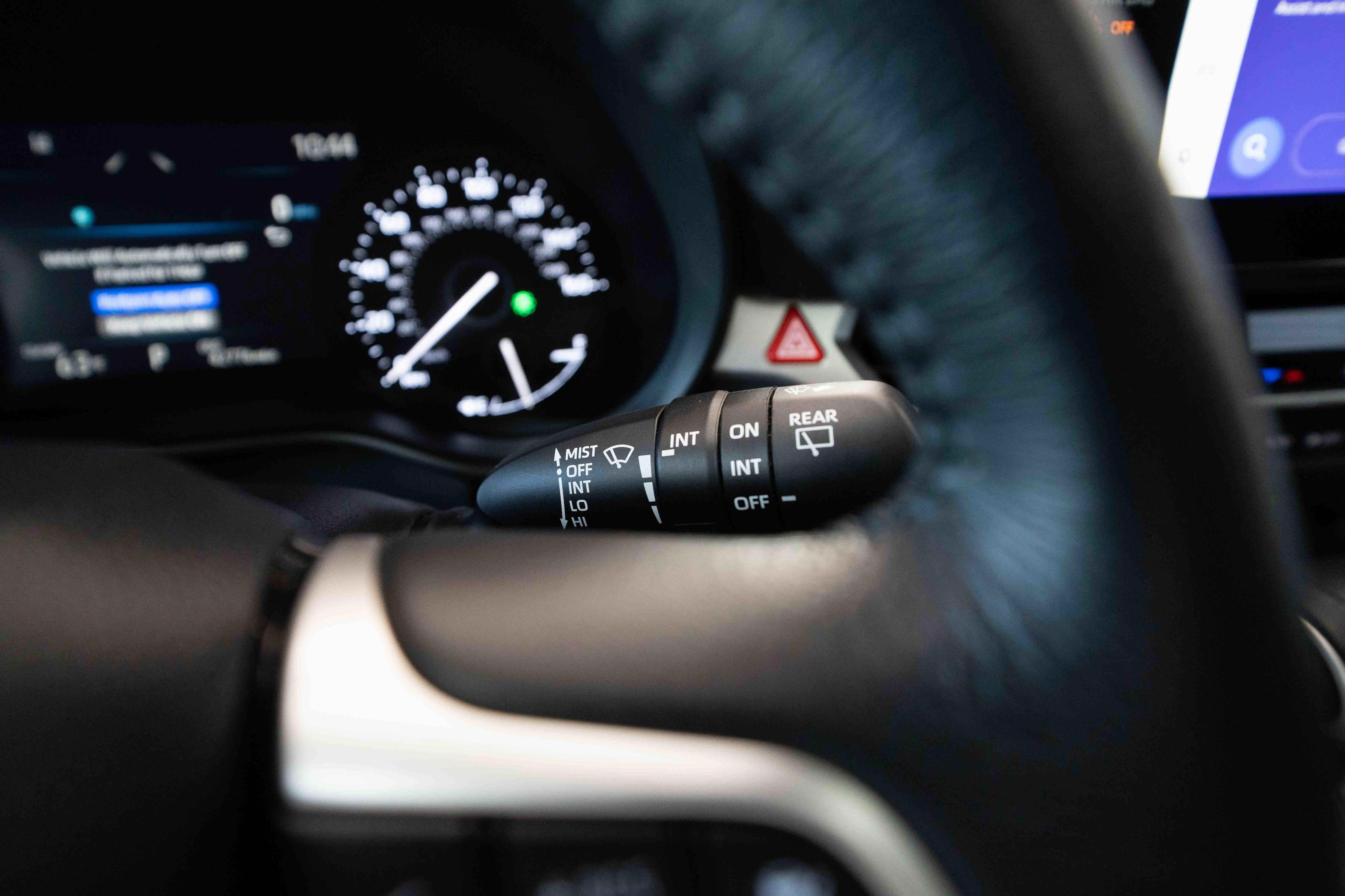 Used 2025 Toyota Sienna XLE FWD image 14