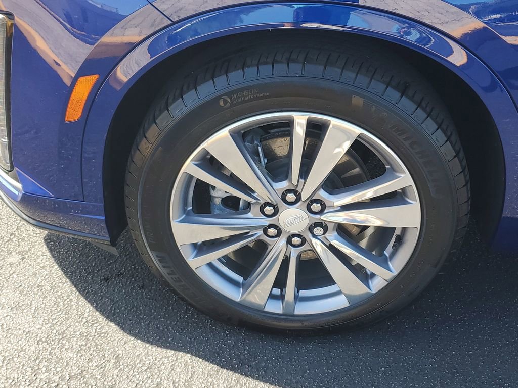 Used 2024 Cadillac XT6 Premium Luxury AWD/4WD image 11