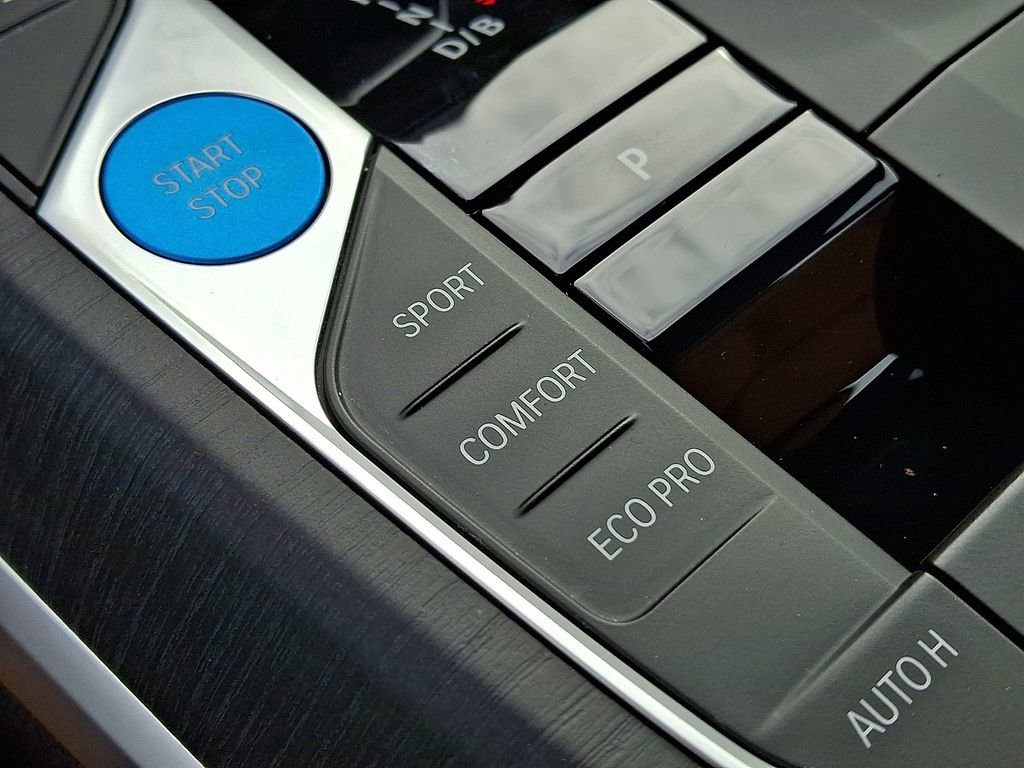 Certified 2025 BMW i4 xDrive40i w/ Premium Package image 25