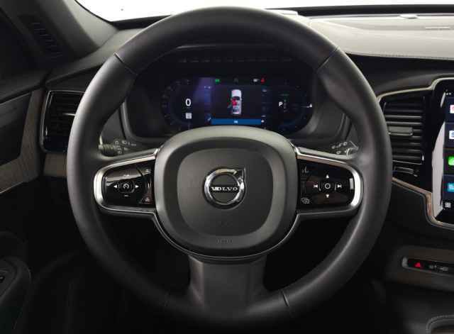 Certified 2024 Volvo XC90 T8 Ultimate w/ Protection Package Premier image 25