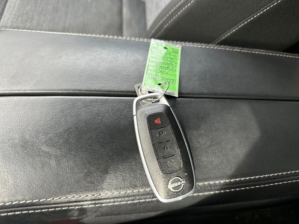 Used 2023 Nissan Rogue SV image 46