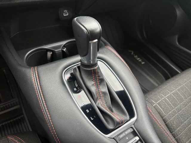 Certified 2025 Honda HR-V Sport image 17