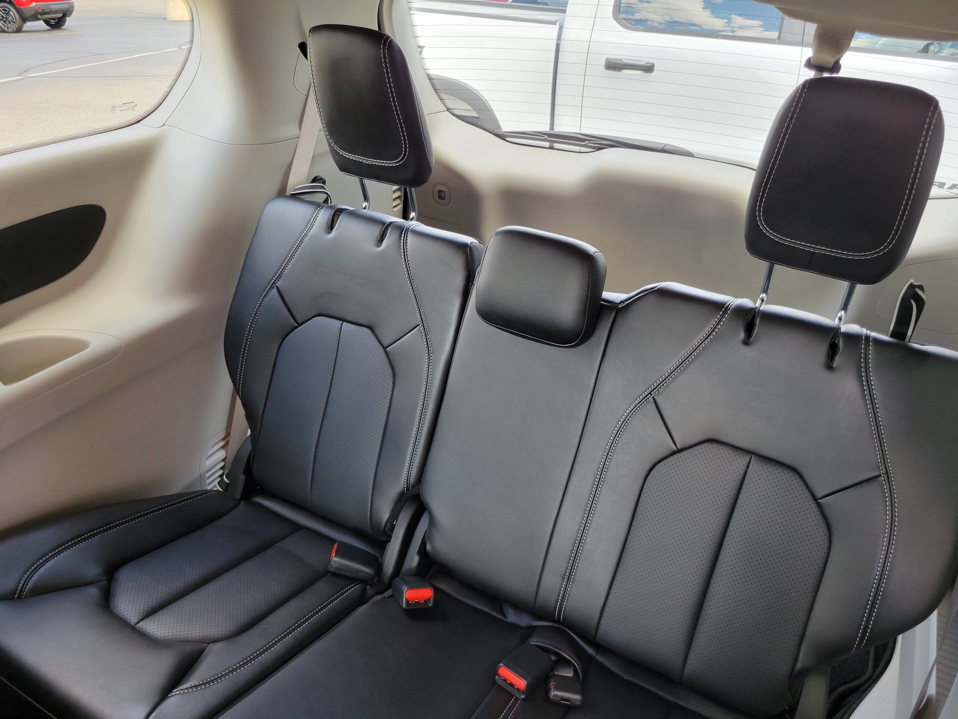 Used 2024 Chrysler Pacifica Touring-L w/ Road Tripper Package FWD image 21